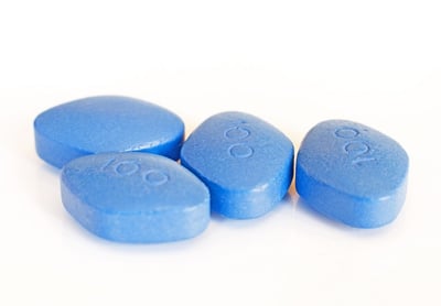  Ein Bild von blauen Viagra-Pillen