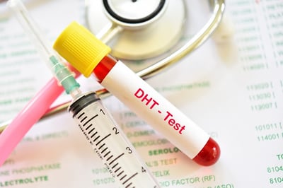DHT-Blutprobe mit Spritze und Stethoskop
