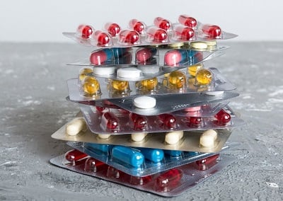 Ein Sortiment verschiedener Tabletten